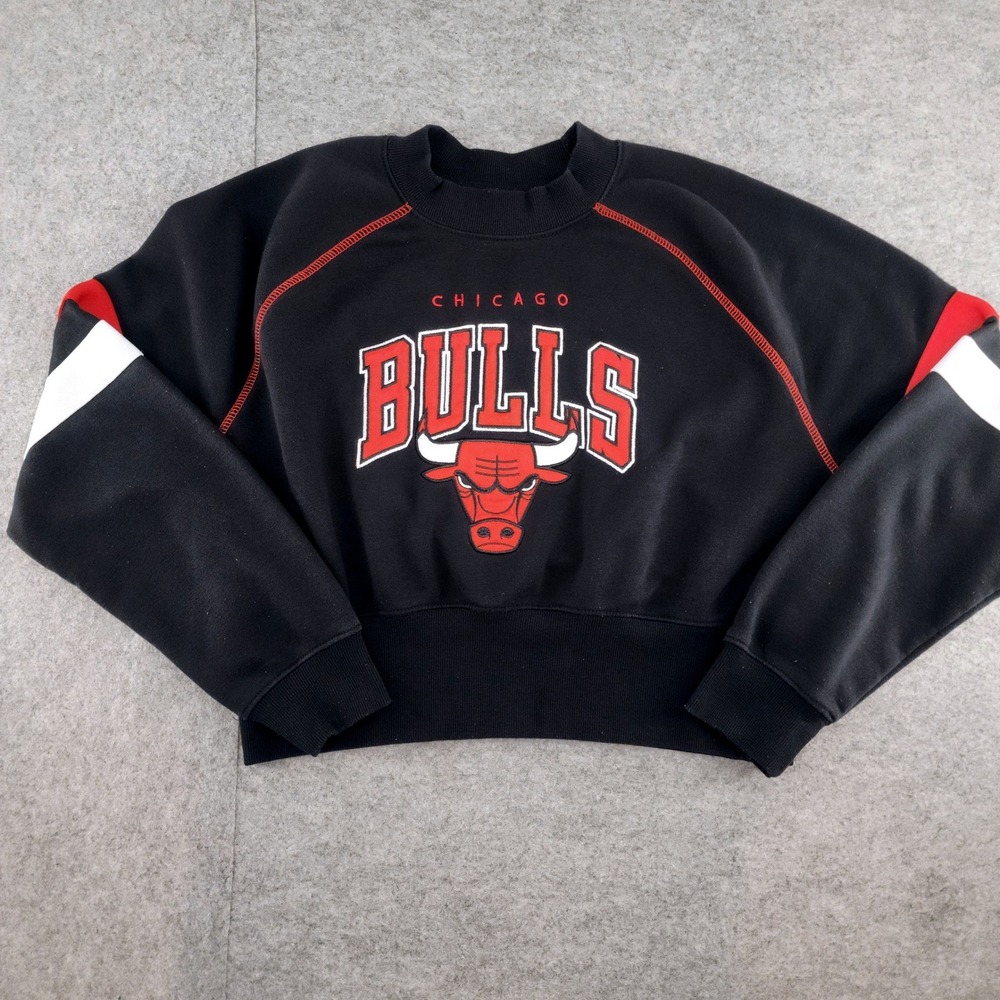 Ultra Game Chicago Bulls NBA Cropped Sweatshirt Black Red White Large Womens